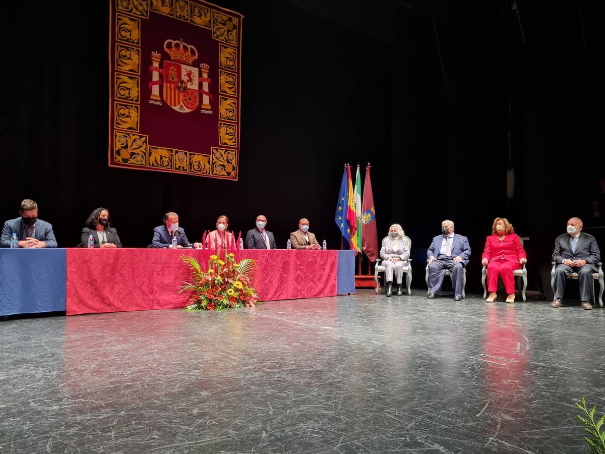 Fotos: Entrega de insignias de oro en Chiclana en el Día de la Constitución