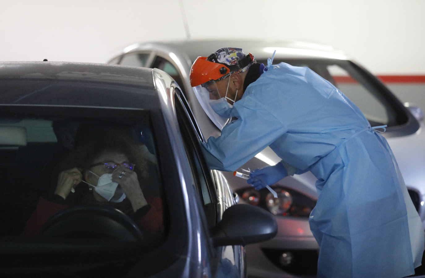 El autocovid del centro Castilla del Pino en Córdoba, en imágenes