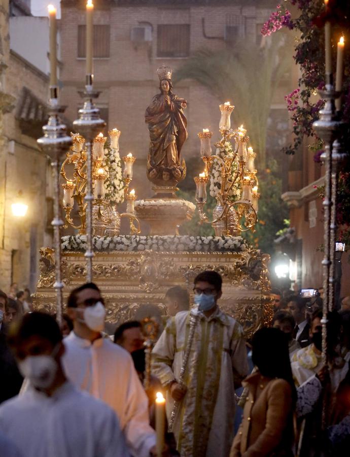 La procesión de la Inmaculada para la Vigilia de los Jóvenes en Córdoba, en imágenes