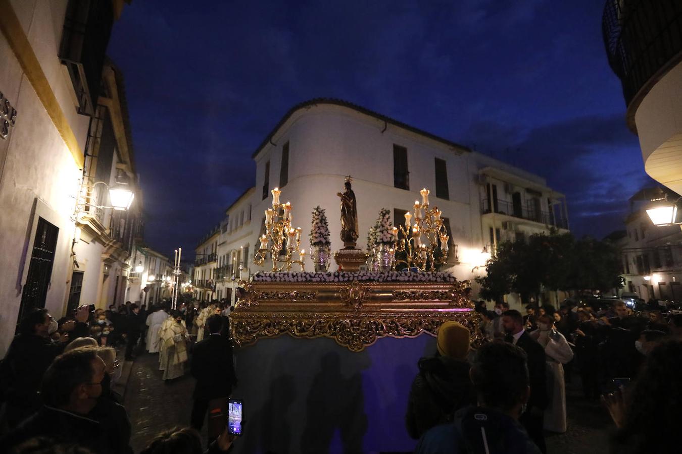 La procesión de la Inmaculada para la Vigilia de los Jóvenes en Córdoba, en imágenes