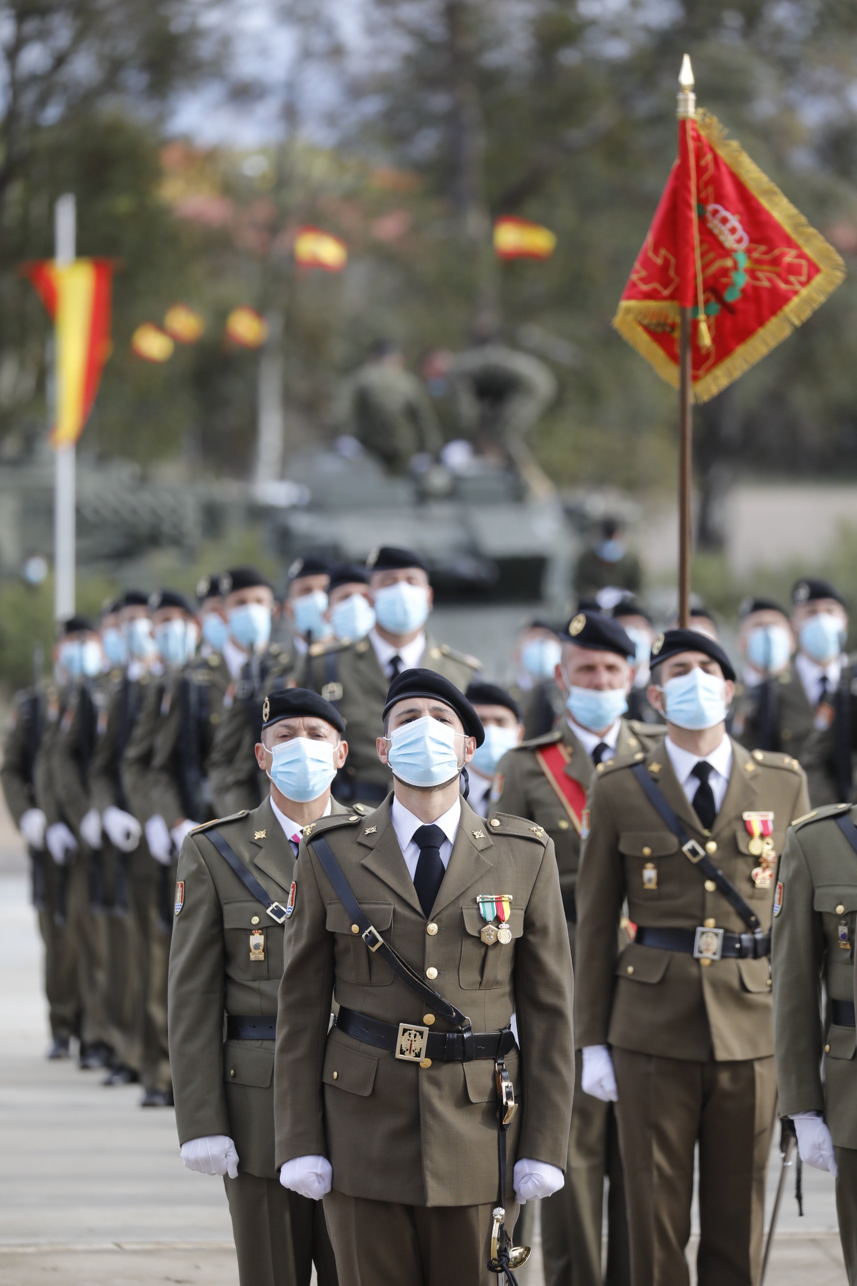 El desfile de la BRI X de Córdoba por el Día de la Inmaculada, en imágenes