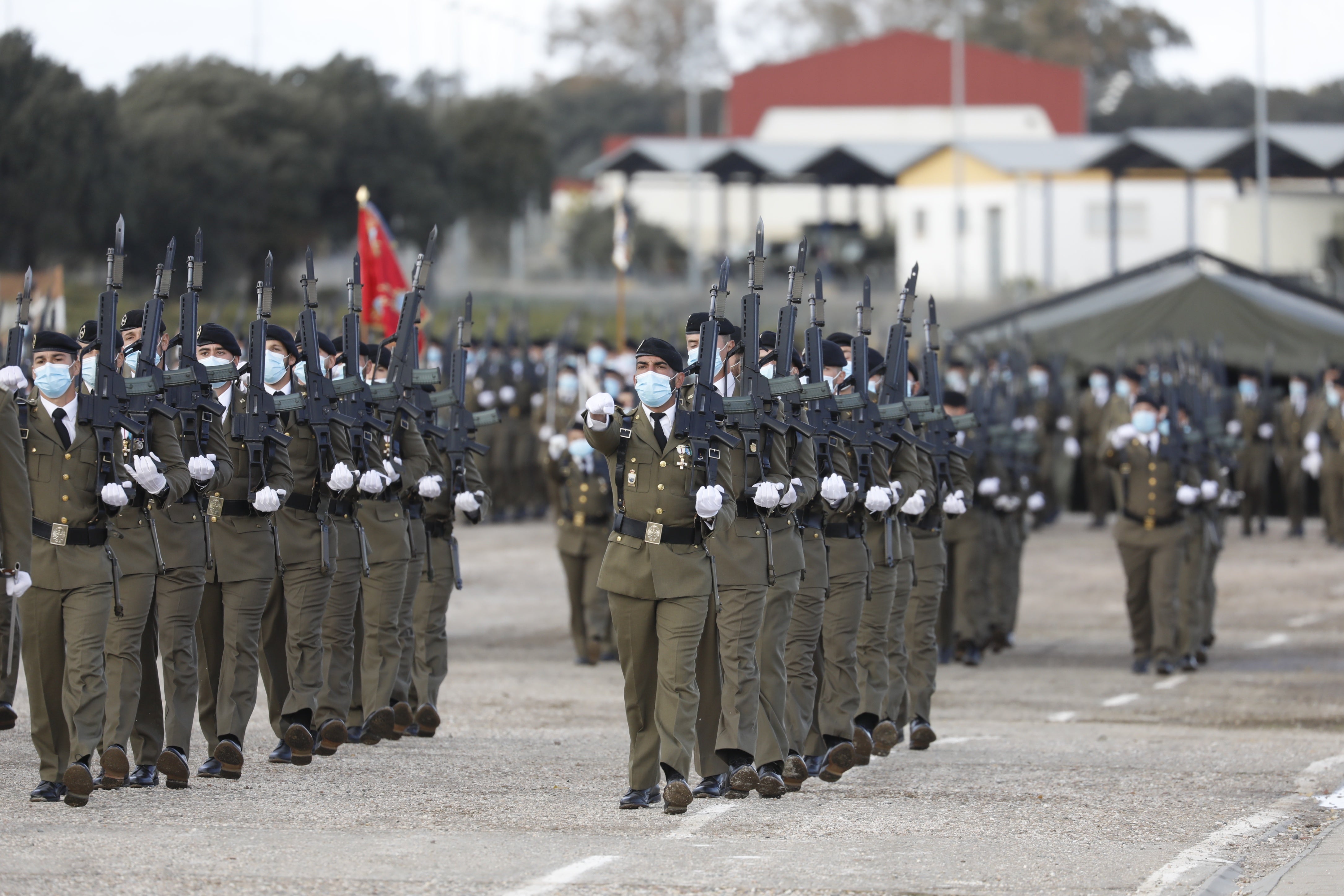 El desfile de la BRI X de Córdoba por el Día de la Inmaculada, en imágenes