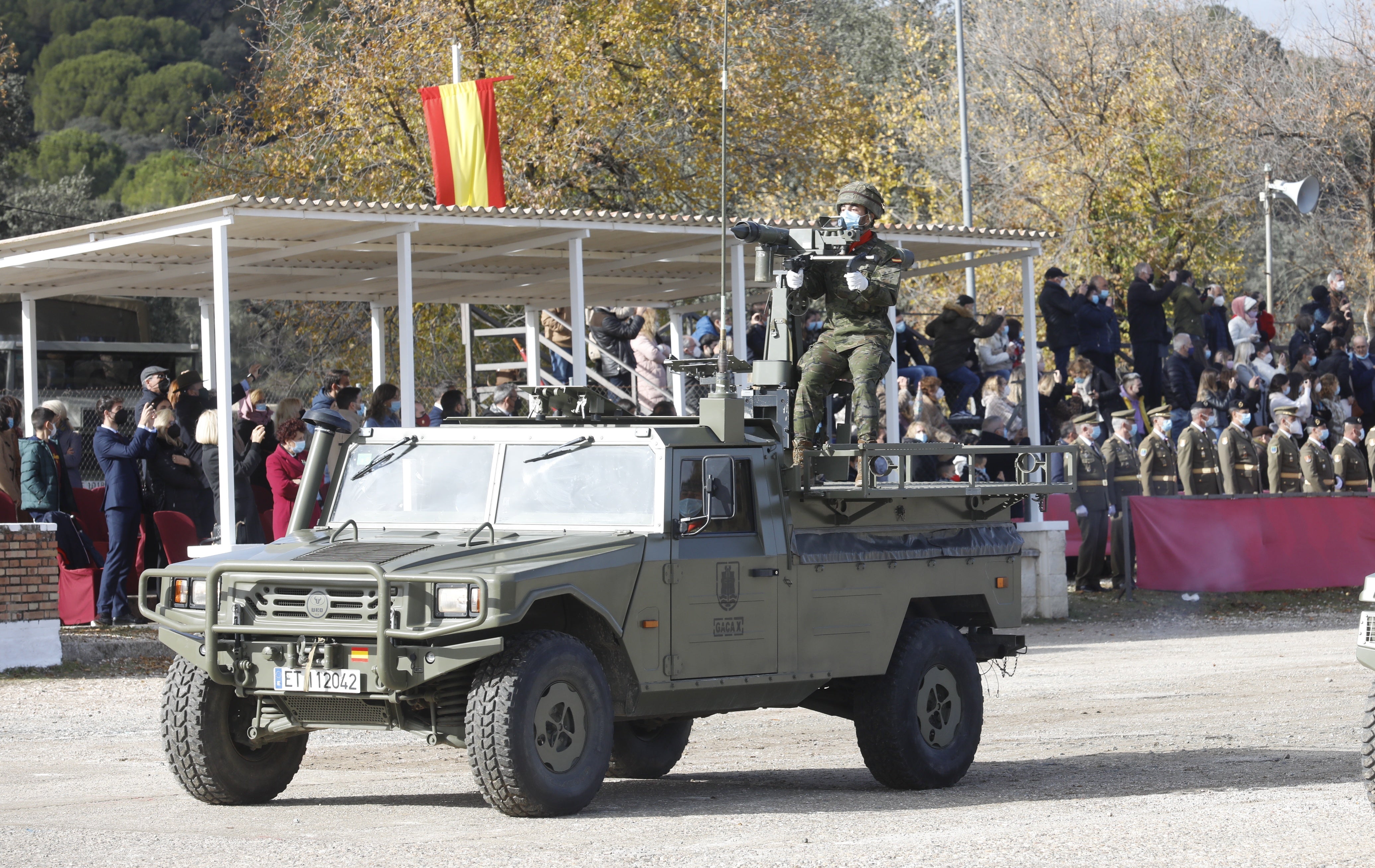 El desfile de la BRI X de Córdoba por el Día de la Inmaculada, en imágenes