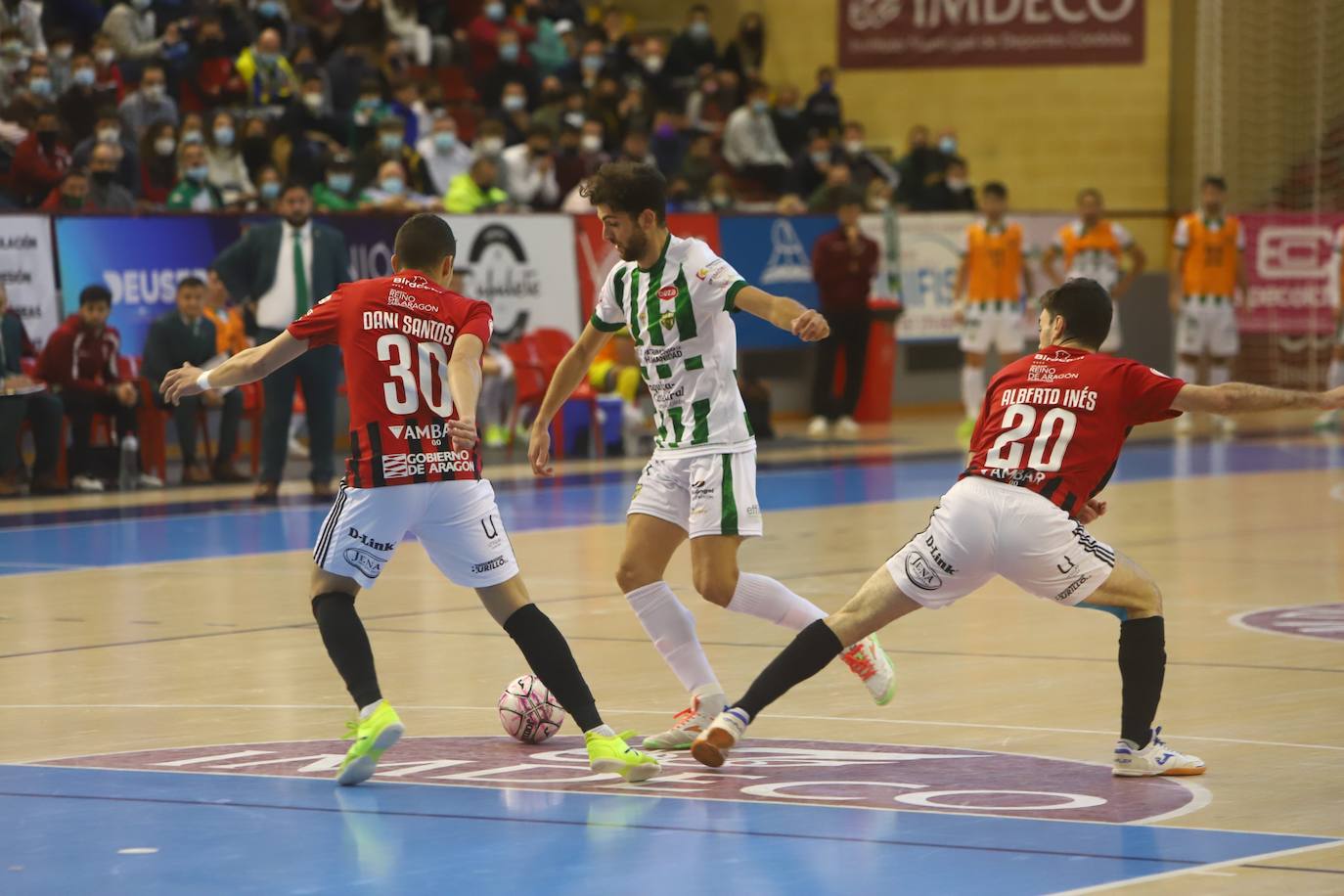 La goleada del Córdoba Patrimonio al Fútbol Emotion Zaragoza, en imágenes