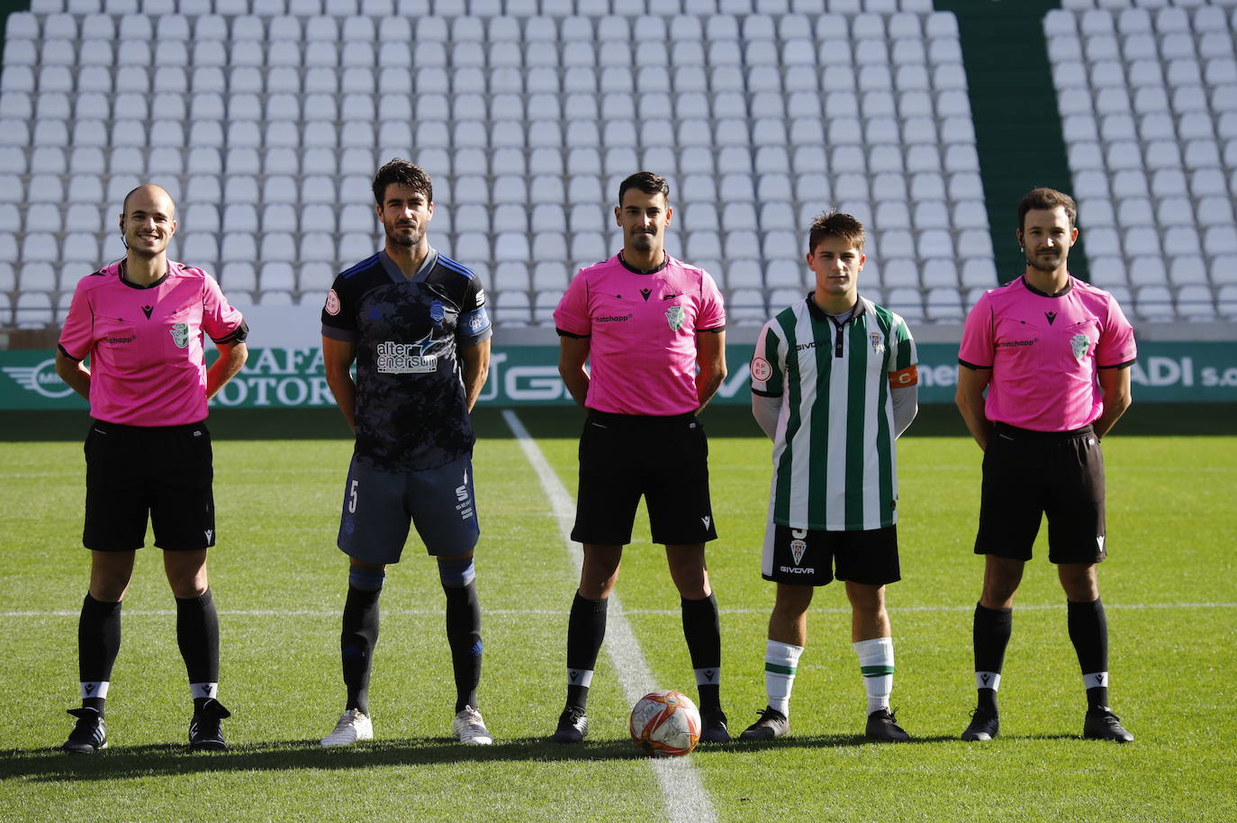 El partido del Córdoba B y el Recreativo de Huelva, en imágenes