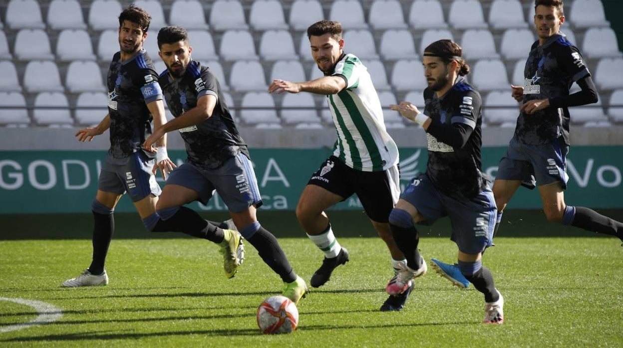 El partido del Córdoba B y el Recreativo de Huelva, en imágenes