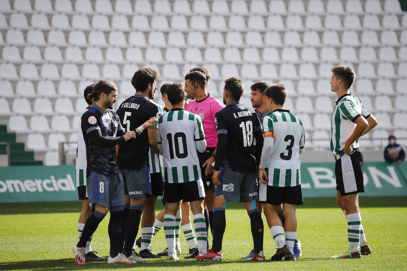 El partido del Córdoba B y el Recreativo de Huelva, en imágenes