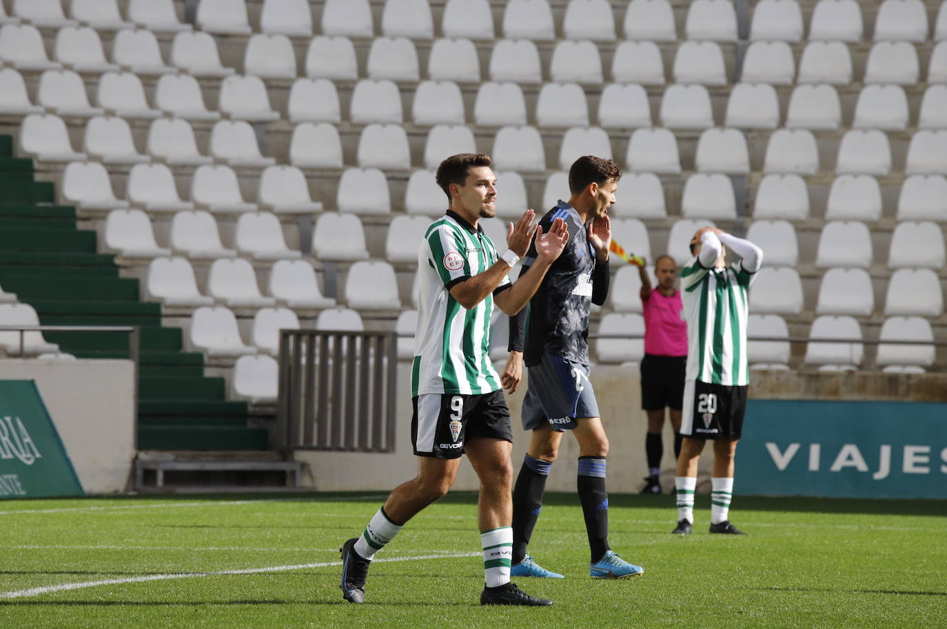 El partido del Córdoba B y el Recreativo de Huelva, en imágenes