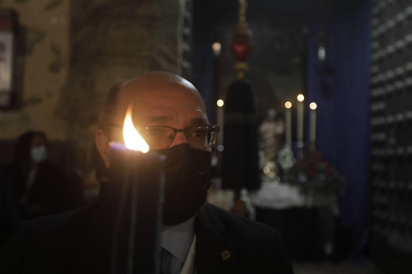 Fotos: La Patrona y el Nazareno procesionan por las calles de Cádiz