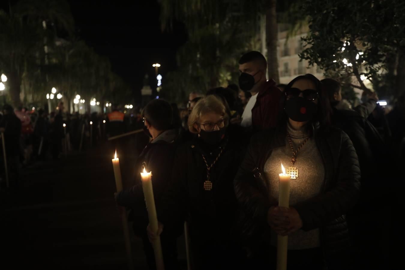 Fotos: La Patrona y el Nazareno procesionan por las calles de Cádiz