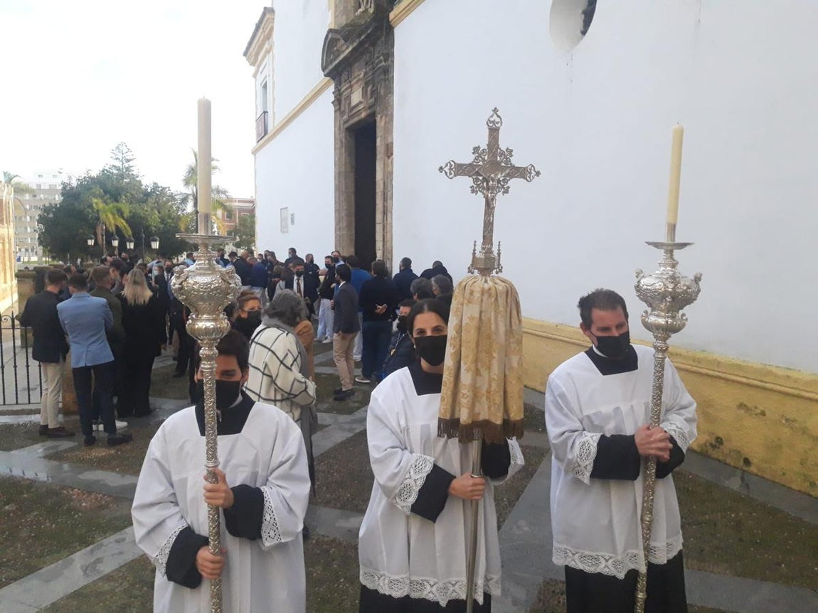 Fotos: Las históricas imágenes del reencuentro entre el Nazareno y la Patrona de Cádiz