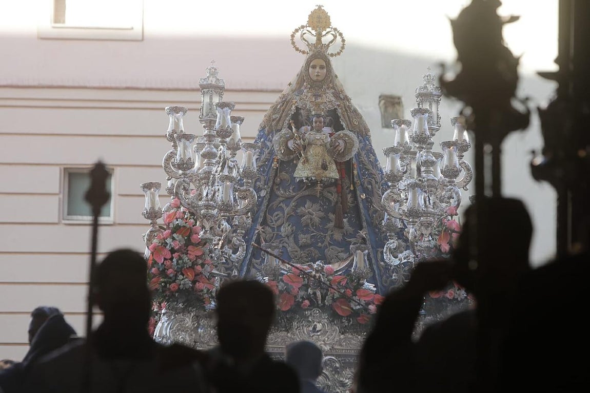 Fotos: Las históricas imágenes del reencuentro entre el Nazareno y la Patrona de Cádiz