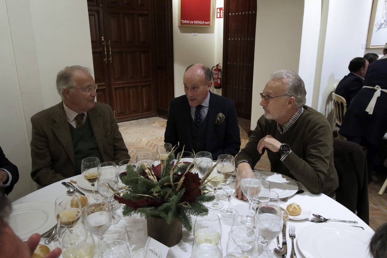 Almuerzo homenaje que la Real Maestranza ha dedicado a Curro Romero. JUAN FLORES