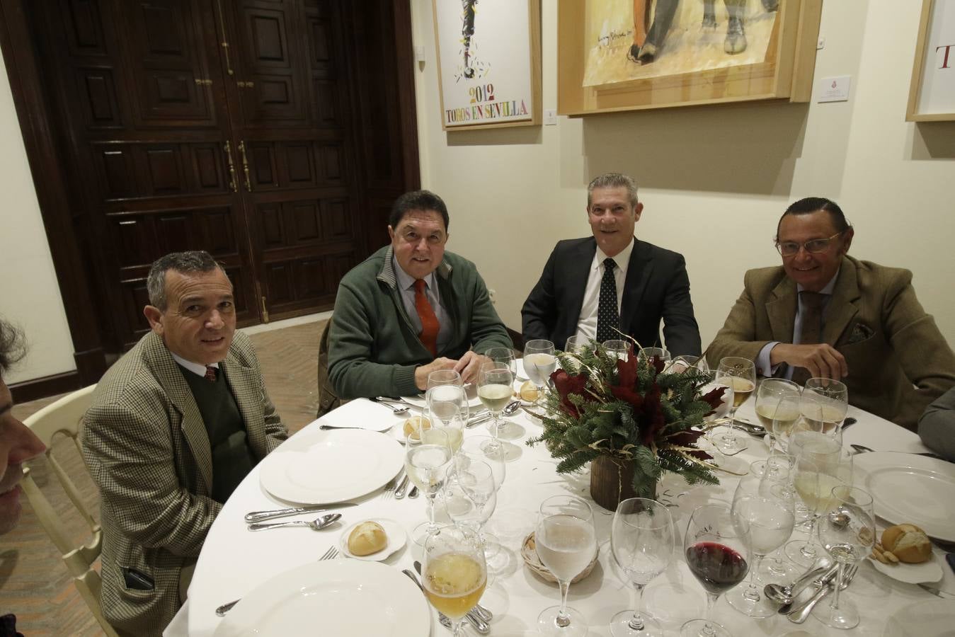 Almuerzo homenaje que la Real Maestranza ha dedicado a Curro Romero. JUAN FLORES