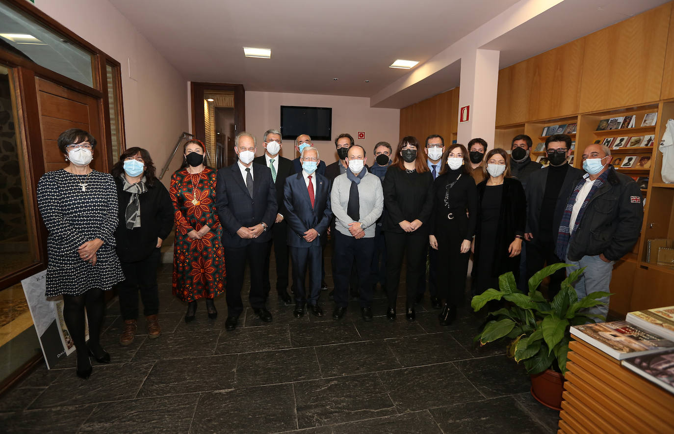 Foto de familia de los galardonados en la sede de la Real Fundación, en Toledo, lugar elegido para la ceremonia. 