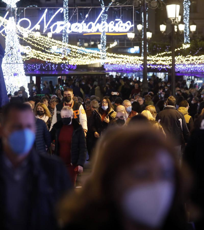 El ambiente prenavideño de Córdoba. en imágenes