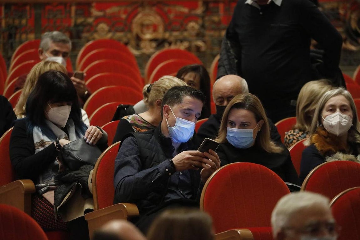 La obra &quot;Malvivir&quot; en el Gran Teatro de Córdoba, en imágenes