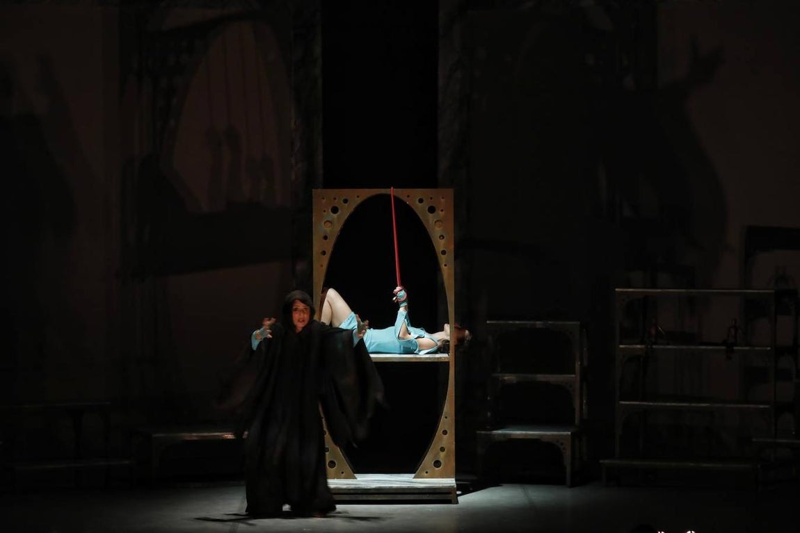 La obra &quot;Malvivir&quot; en el Gran Teatro de Córdoba, en imágenes