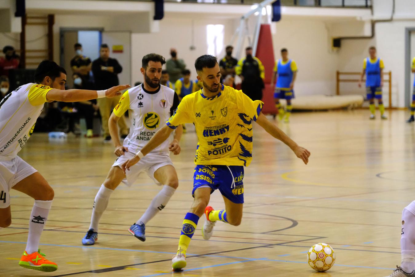 FOTOS: Las imágenes del partido solidario del Cádiz CF Virgili