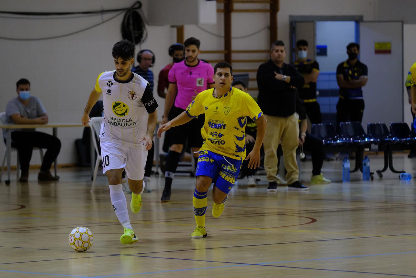 FOTOS: Las imágenes del partido solidario del Cádiz CF Virgili