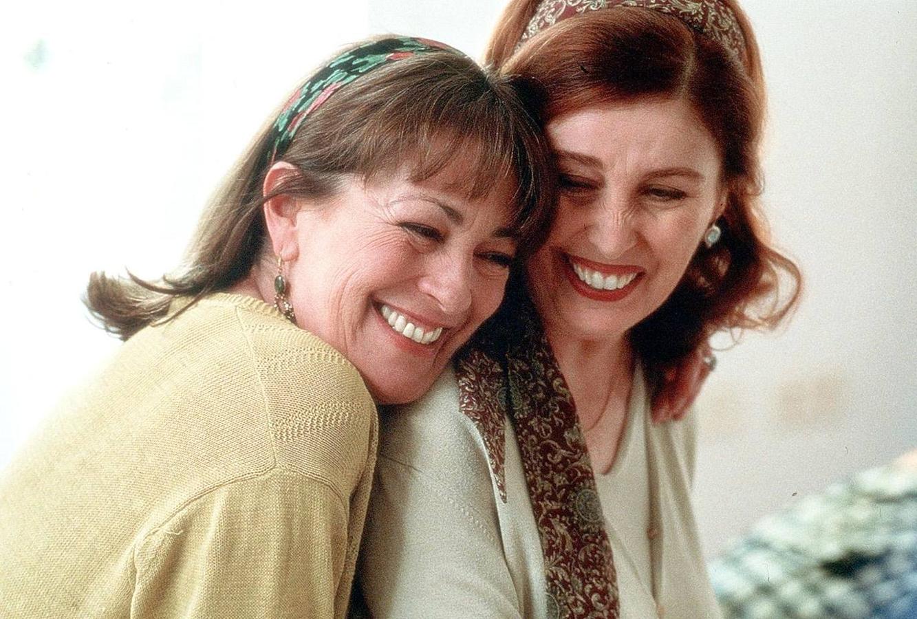 Verónica Forqué y Carmen Maura protagonizaron 'Clara y Elena', una película dirigida por Manuel Iborra. 