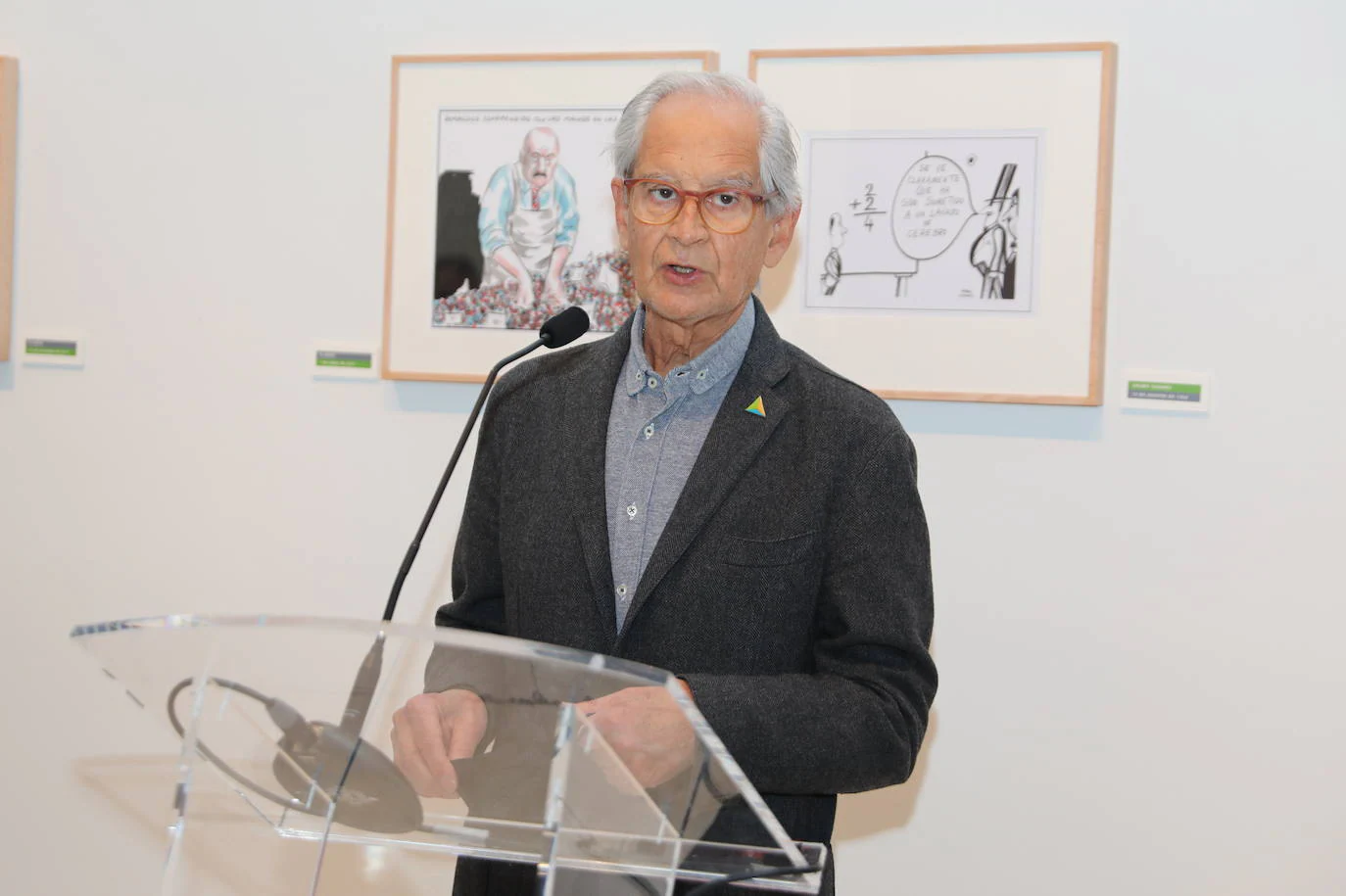 El dibujante y humorista gráfico, Andrés Rábago García, conocido como 'El Roto', interviene en la inauguración de 'Sobre la libertar de expresión'. EP
