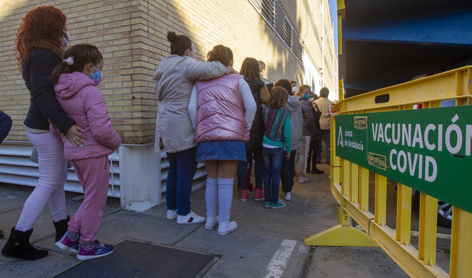 Sevilla espera poder vacunar a todos los niños de 9 a 11 años de la capital, unos 15.000, antes de Nochebuena