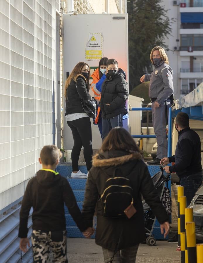 En imágenes, los niños de Sevilla comienzan a vacunarse contra el Covid