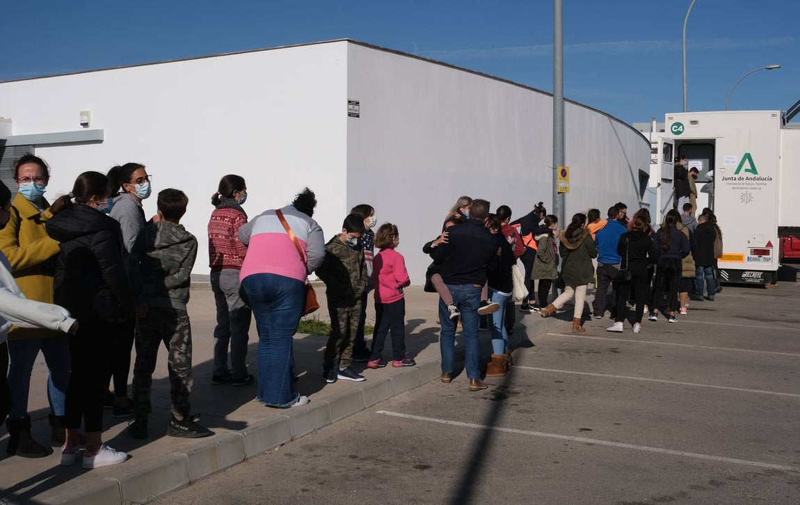 FOTOS: Primer día de vacunación contra el Covid en los menores de 12 años de la provincia de Cádiz