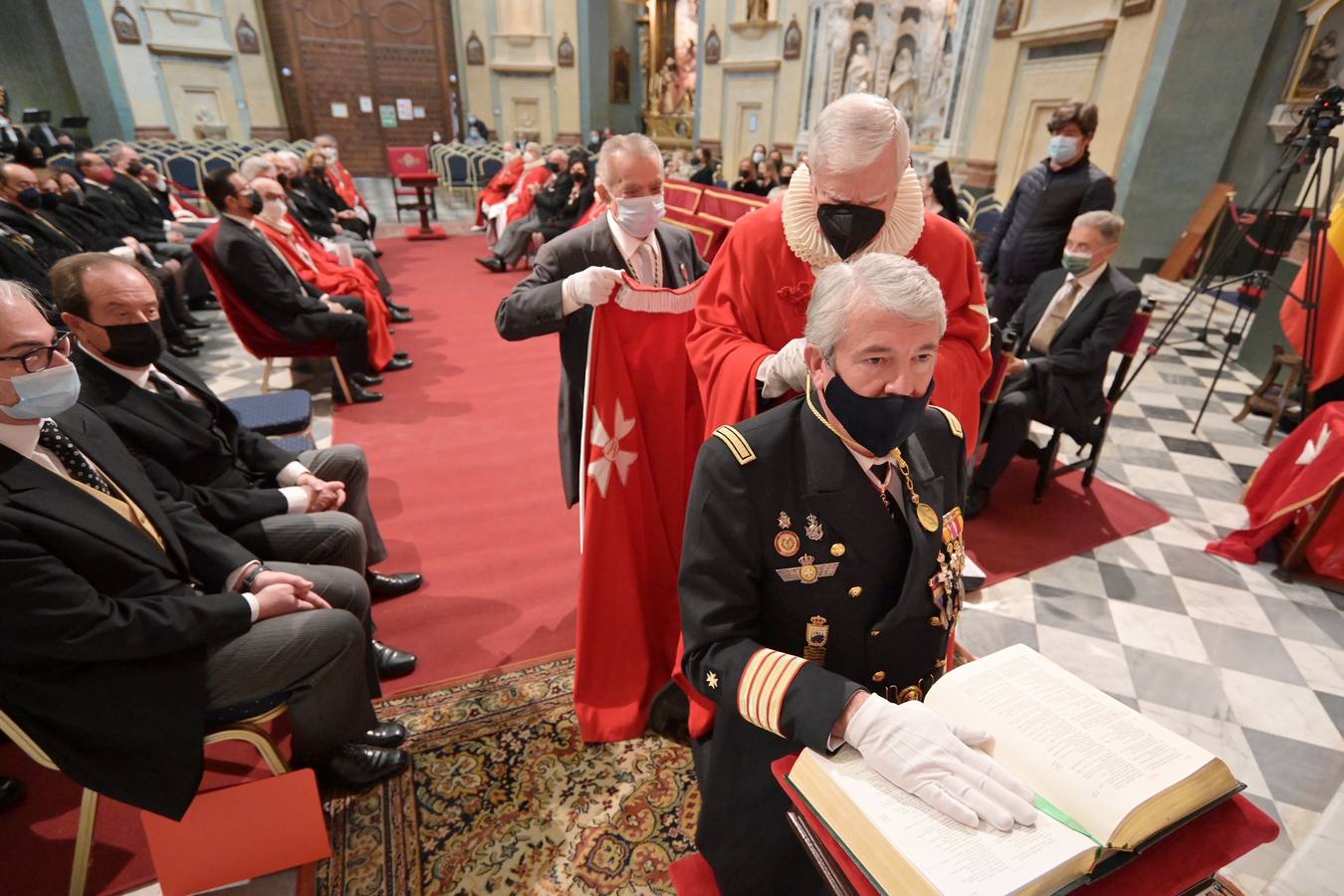 FOTOS: Así ha sido la ceremonia de ingreso de los nuevos miembros de Caballeros Hospitalarios en Cádiz