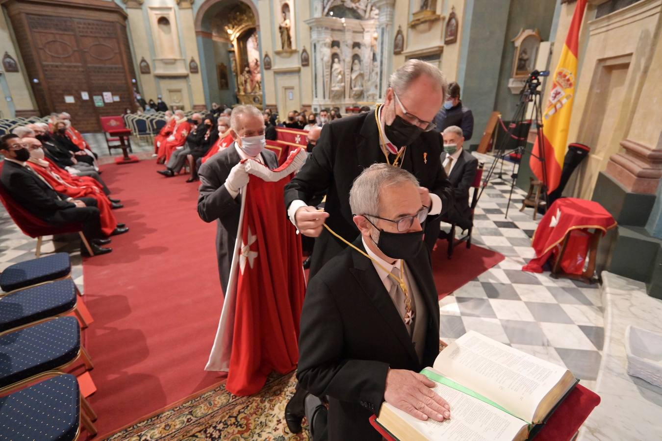 FOTOS: Así ha sido la ceremonia de ingreso de los nuevos miembros de Caballeros Hospitalarios en Cádiz