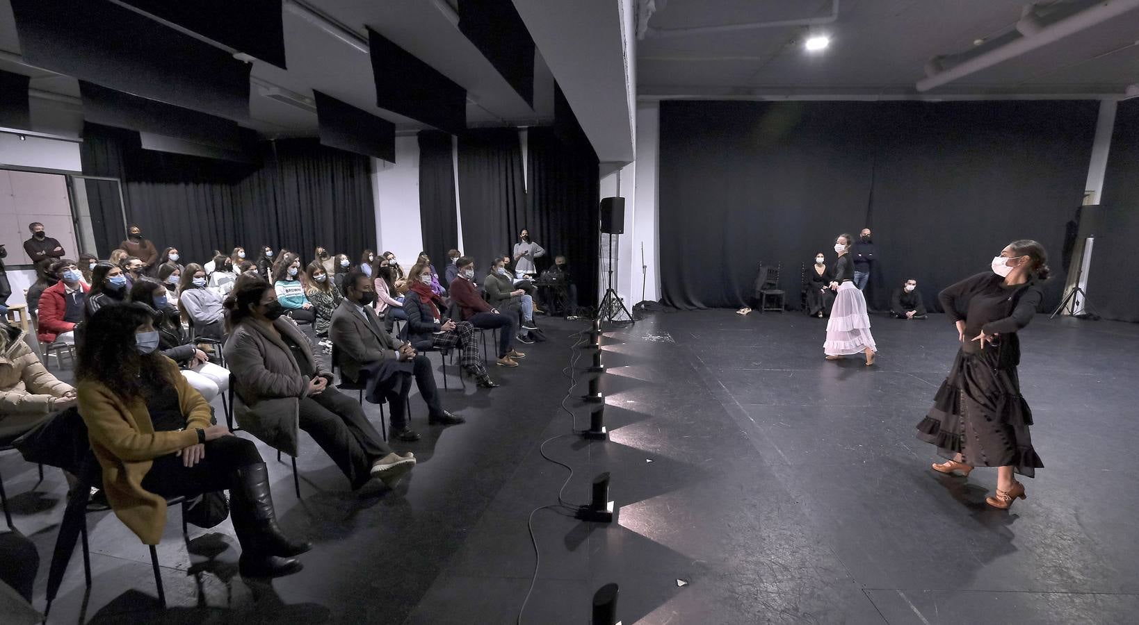 Jornada de puertas abiertas del Ballet Flamenco de Andalucía para los alumnos del conservatorio. J.M. SERRANO