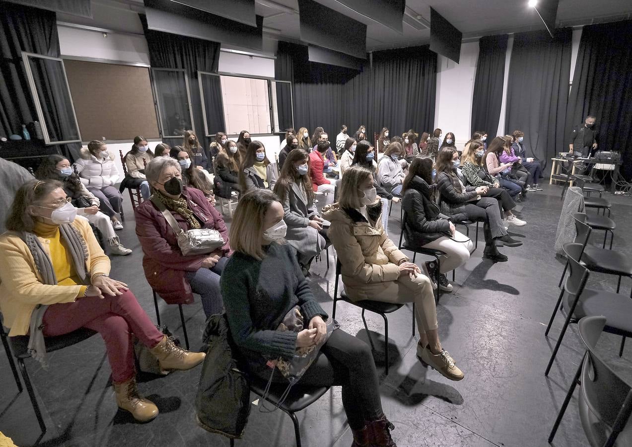 Jornada de puertas abiertas del Ballet Flamenco de Andalucía para los alumnos del conservatorio. J.M. SERRANO