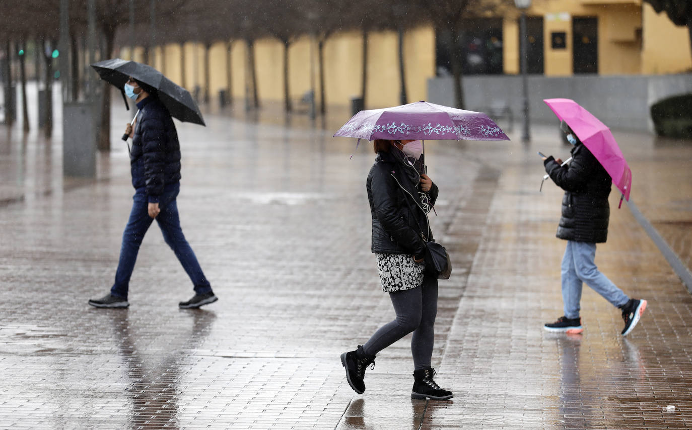 El impacto de las lluvias en el Guadalquivir en Córdoba, en imágenes