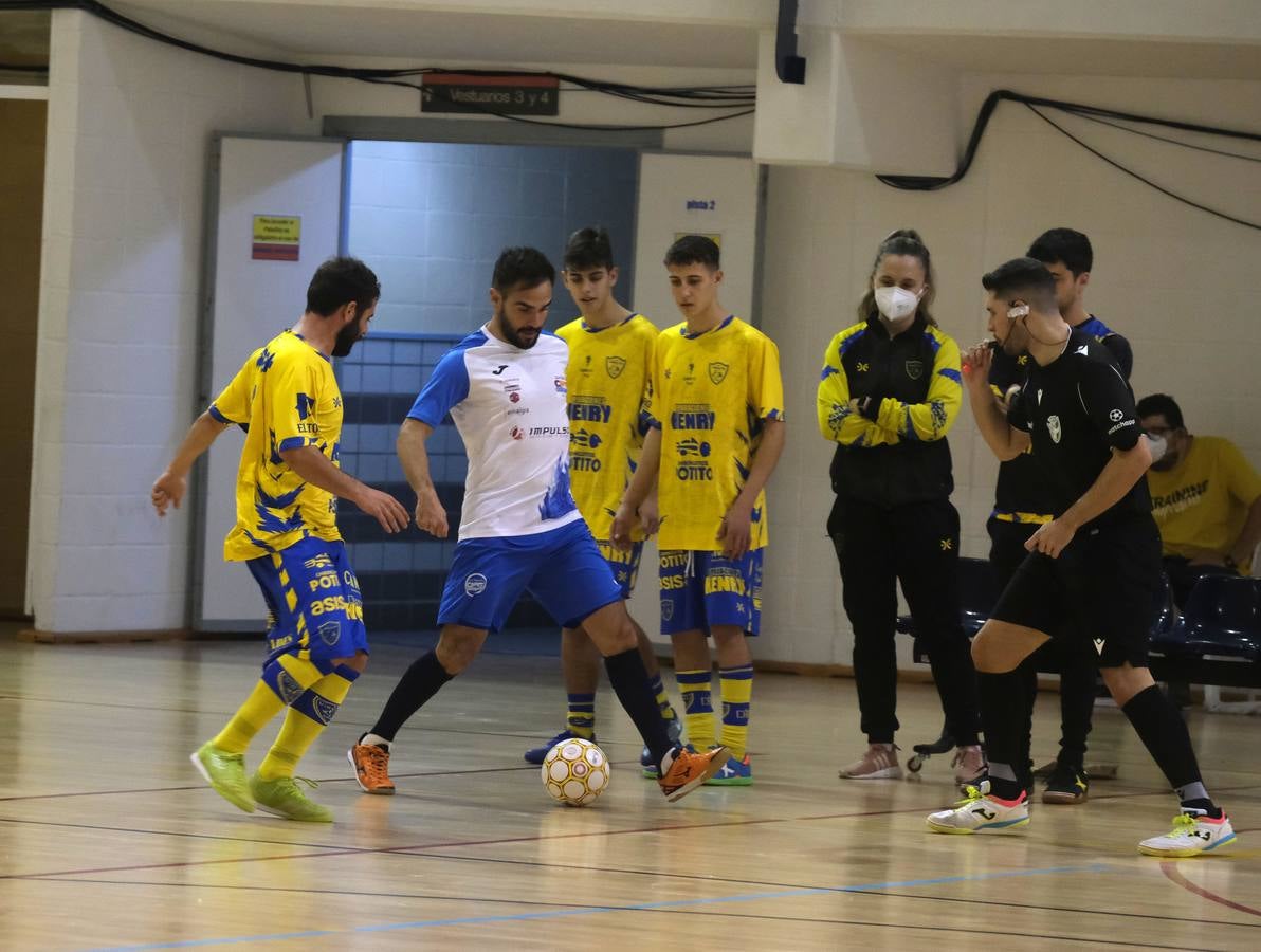 FOTOS: Partido de Reyes Magos de fútbol sala en el Complejo Deportivo Ciudad de Cádiz