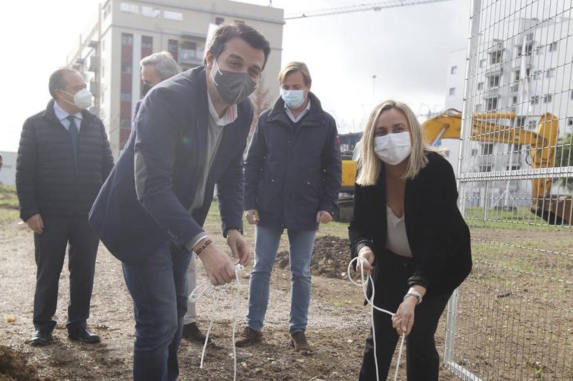 La promoción de la Junta en Huerta de Santa Isabel de Córdoba, en imágenes