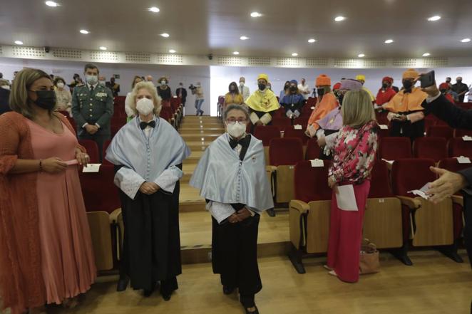 16 de septiembre. Soledad Becerril y María Izquierdo, diputadas andaluzas en la primera legislatura de la democracia, en 1977, fueron investidas Doctoras Honoris Causa por la Universidad de Cádiz. Merecido homenaje a dos pioneras.