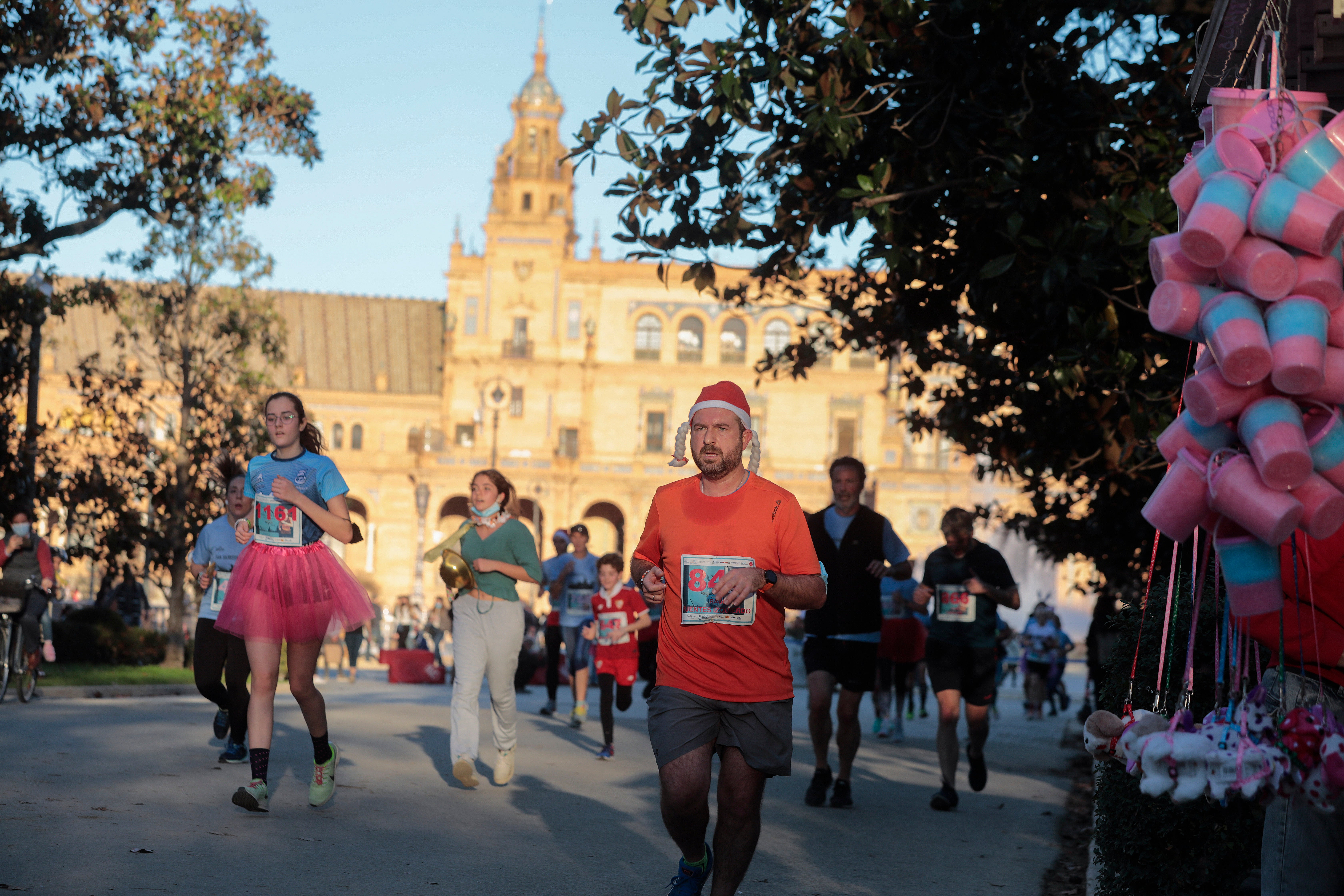 ¿Has corrido la San Silvestre de Sevilla? Búscate en nuestra galería (I)