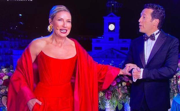 Anne Igartiburu y Jacob Petrus han despedido al 2021 en TVE. 