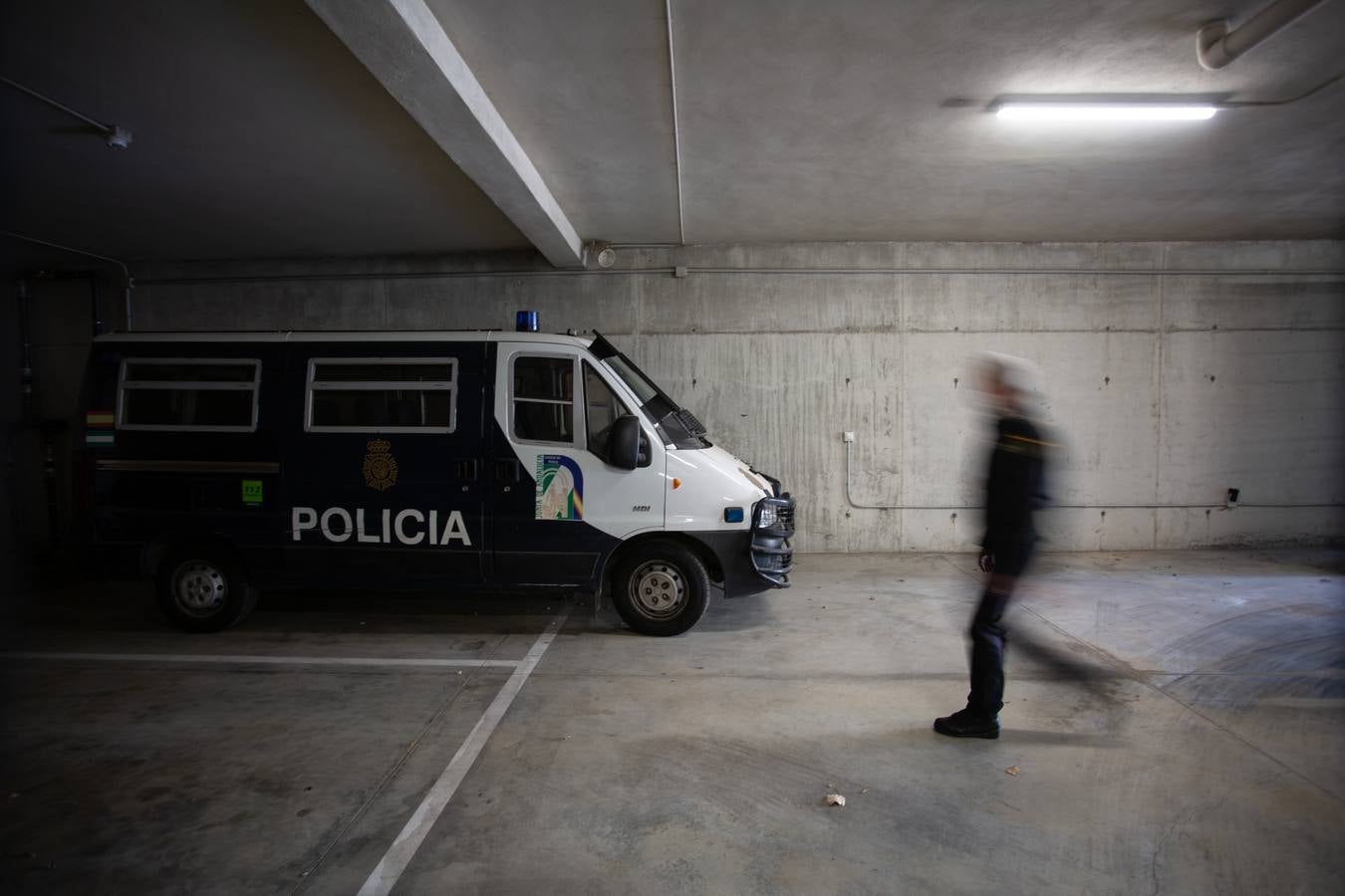 Agentes e instalaciones de la Policía Autonómica en Sevilla. VANESSA GÓMEZ