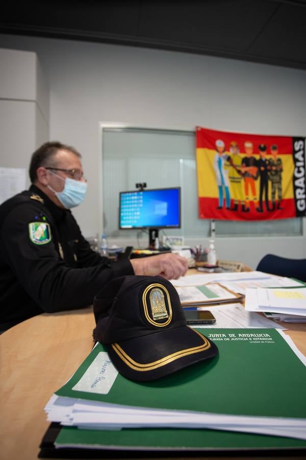 Agentes e instalaciones de la Policía Autonómica en Sevilla. VANESSA GÓMEZ