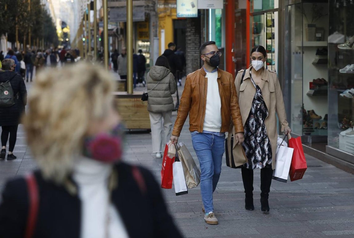 El ambiente de compras para los Reyes Magos en Córdoba, en imágenes