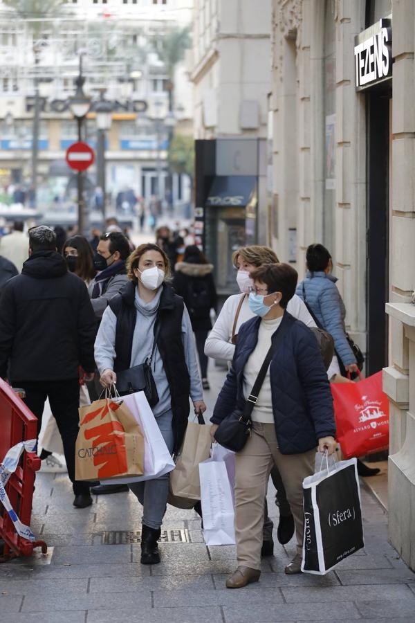 El ambiente de compras para los Reyes Magos en Córdoba, en imágenes