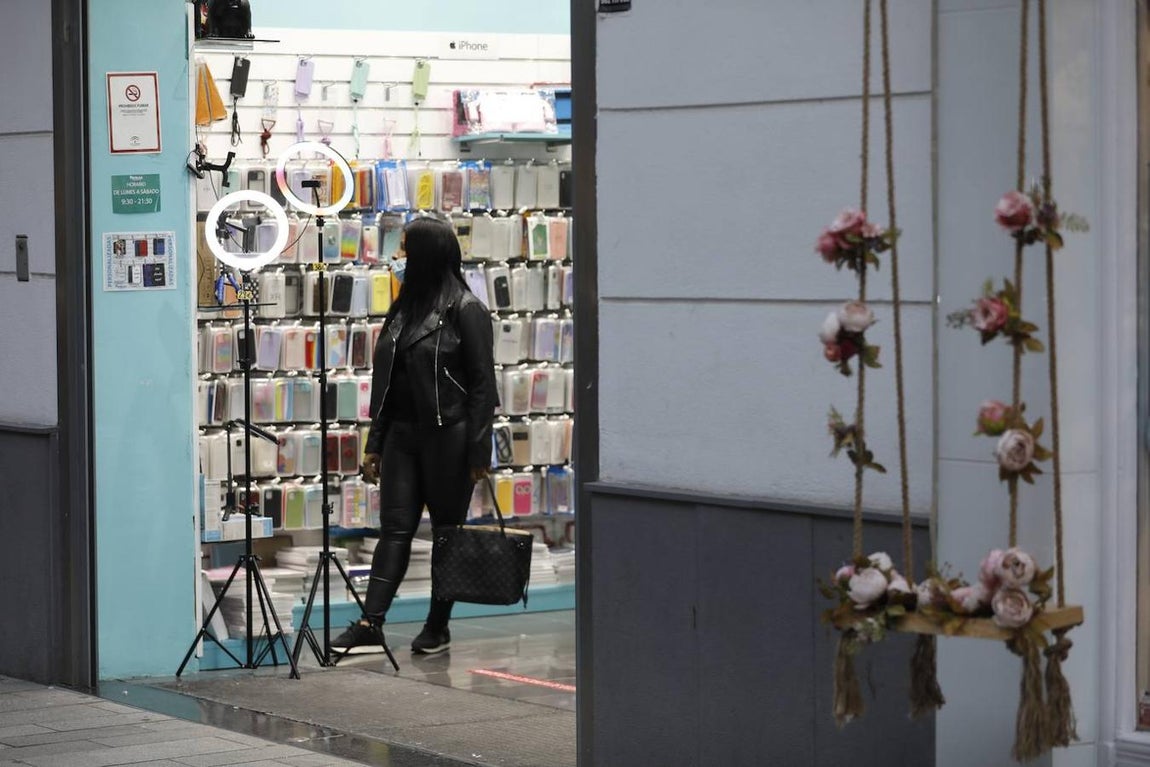 El ambiente de compras para los Reyes Magos en Córdoba, en imágenes