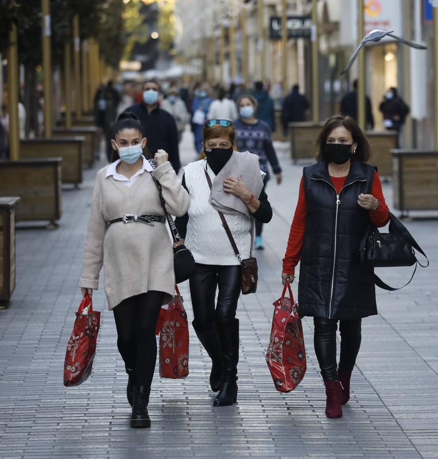 El ambiente de compras para los Reyes Magos en Córdoba, en imágenes