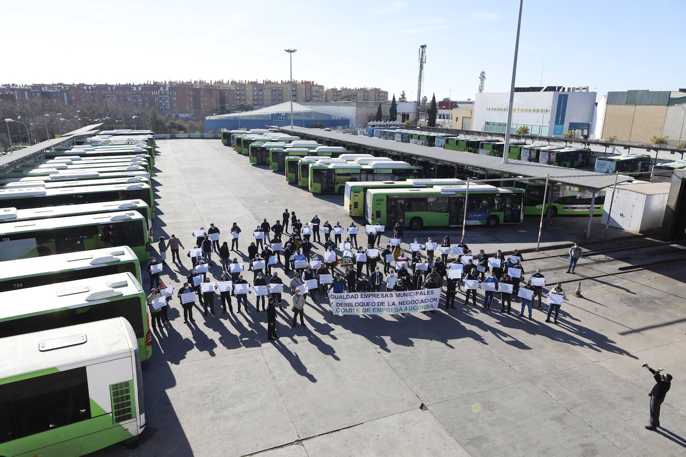 La huelga de Aucorsa en Córdoba, en imágenes