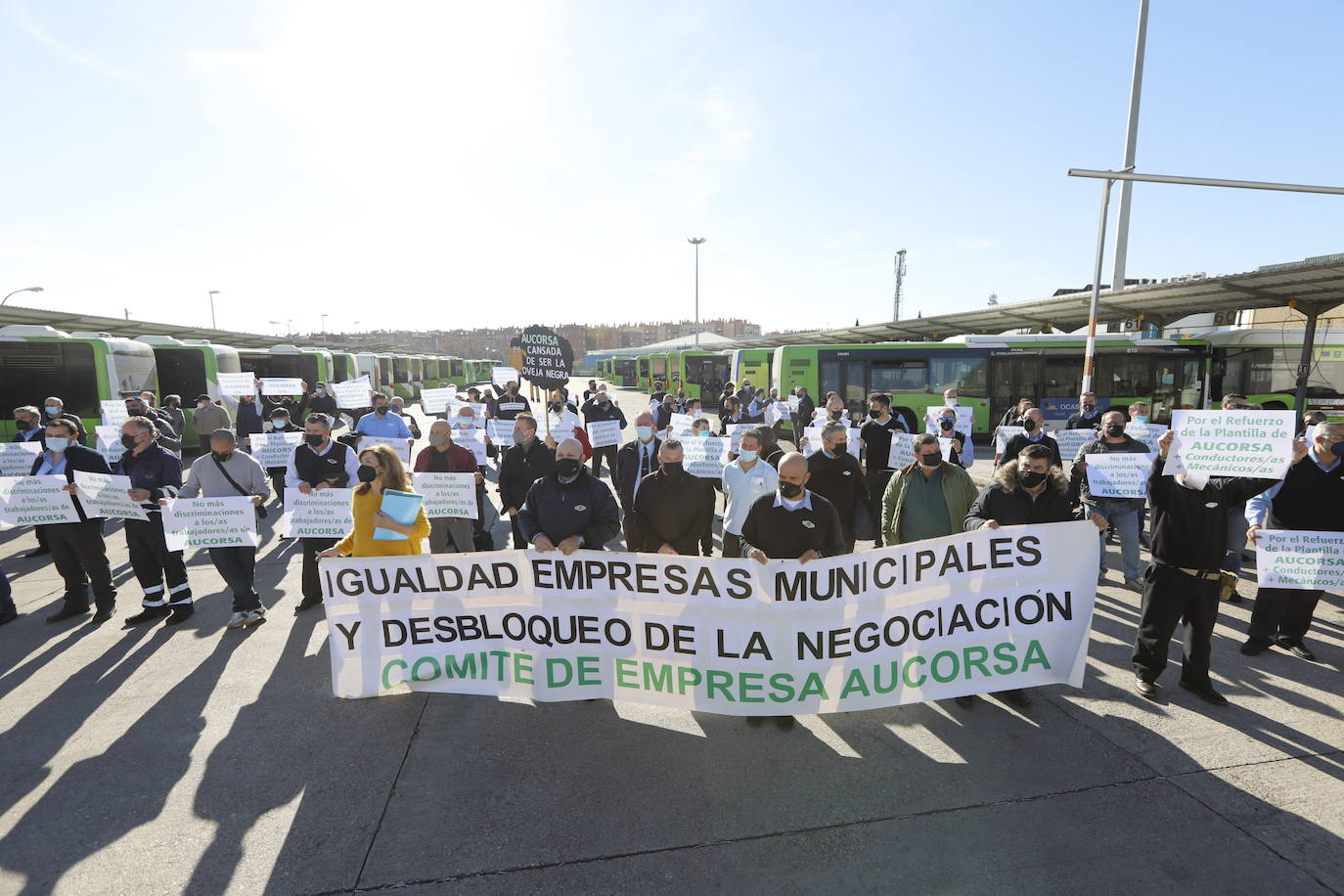 La huelga de Aucorsa en Córdoba, en imágenes