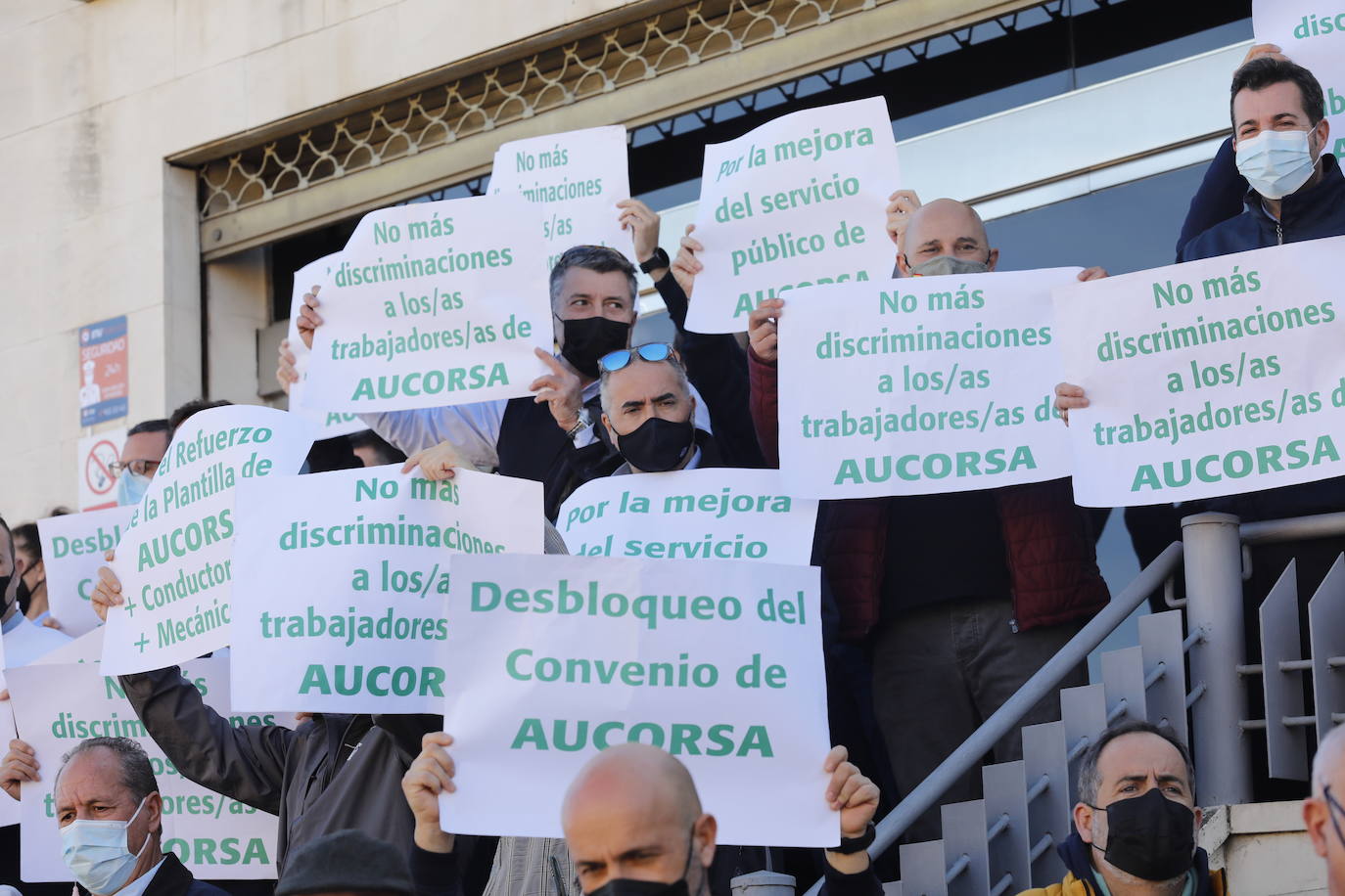 La huelga de Aucorsa en Córdoba, en imágenes