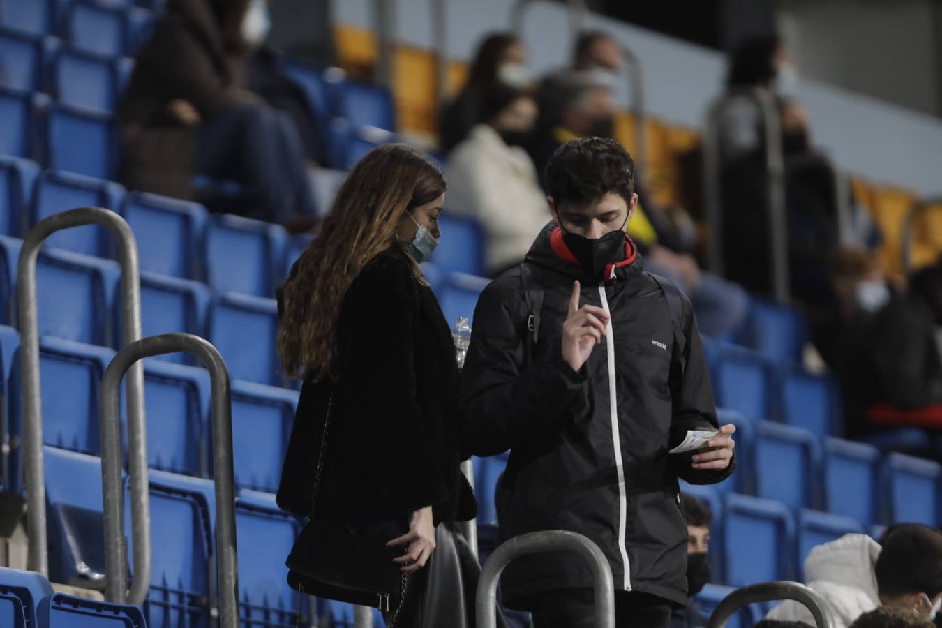 BÚSCATE en el Cádiz - Sevilla