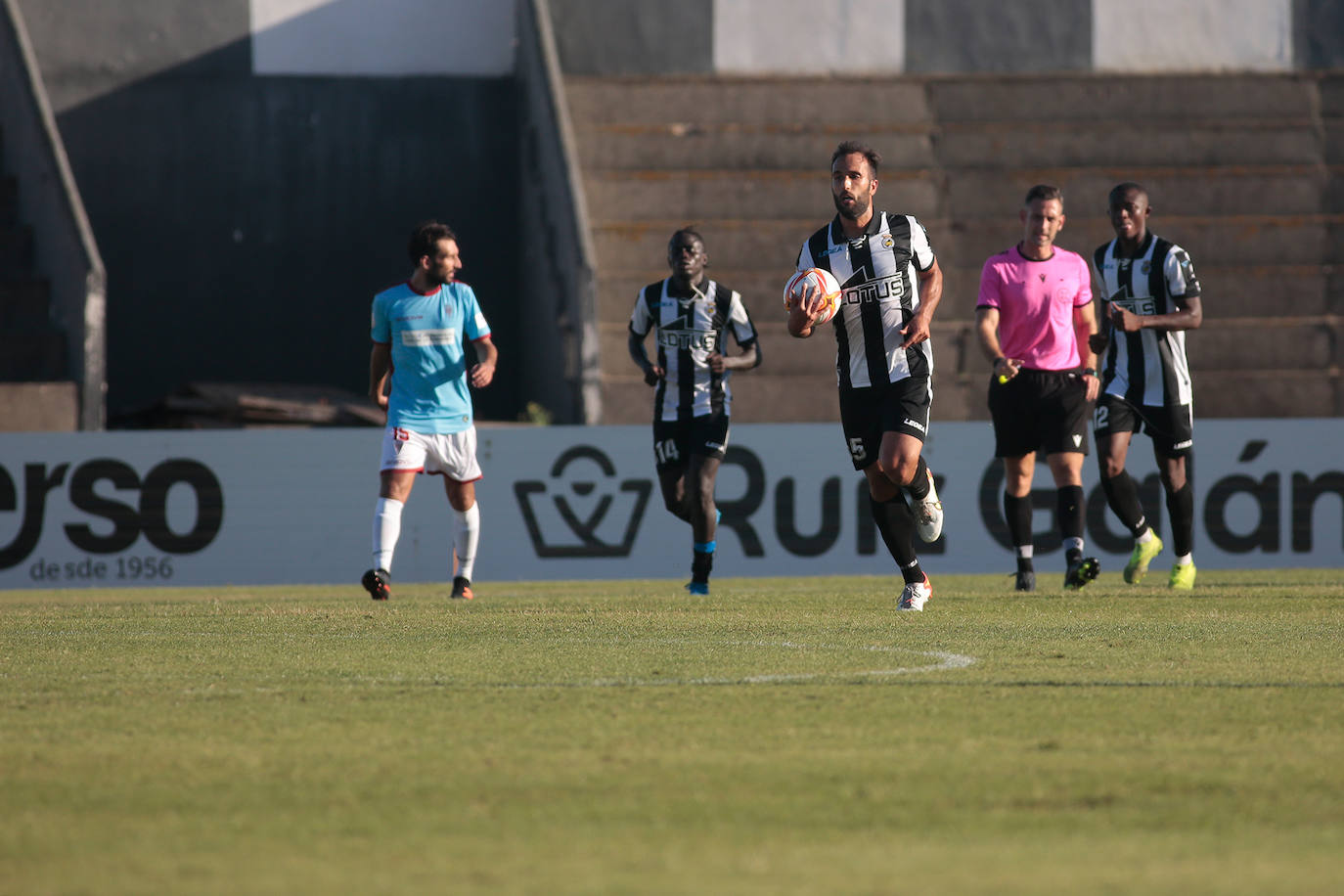 El Córdoba CF - Vélez CF, en imágenes